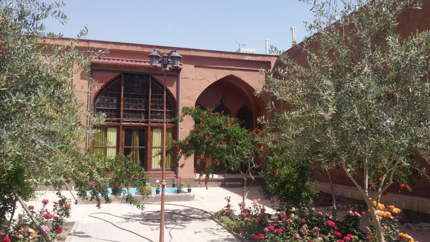 اجاره اقامتگاه بوم گردی نارگل اصفهان