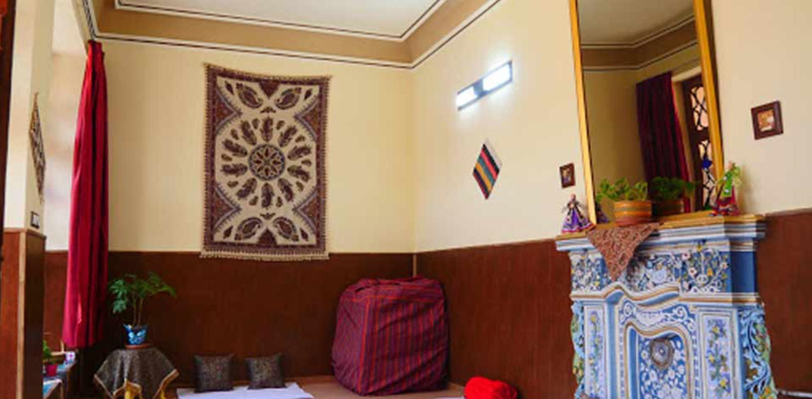 اجاره اقامتگاه بوم گردی نارگل اصفهان