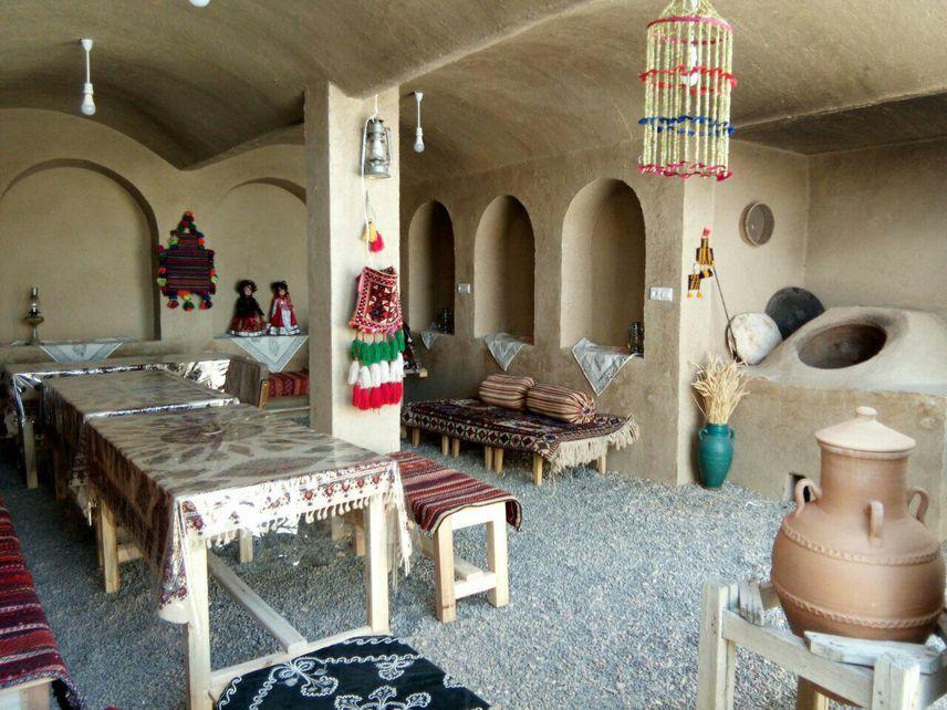 اجاره اقامتگاه بوم گردی ایزدمهر آباده
