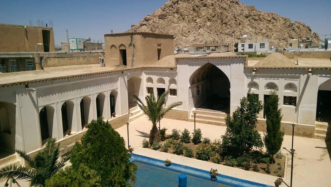 اقامتگاه بوم گردی جاوید در نی ریز