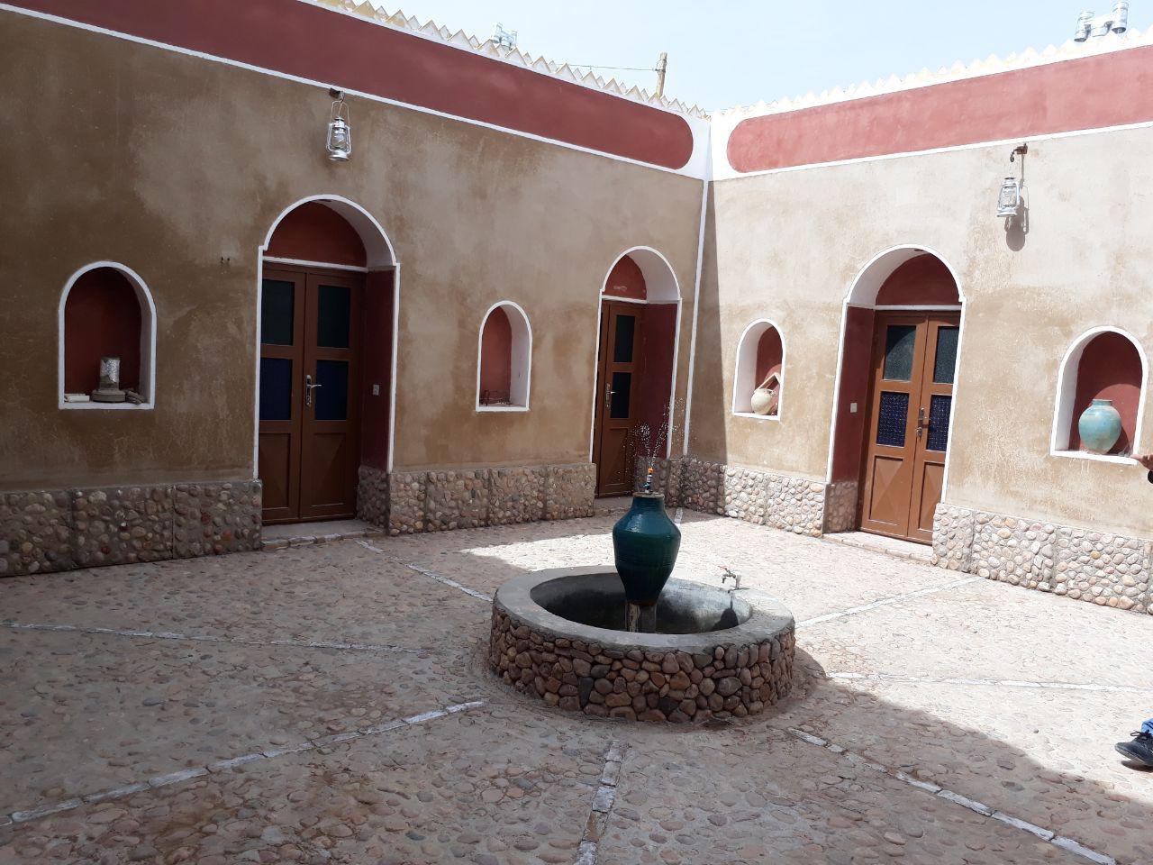 اقامتگاه بوم گردی میرزا بیگ در خور و بیابانک