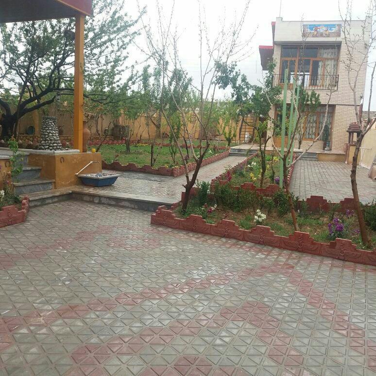 اقامتگاه سنتی موحدی در فریدون شهر