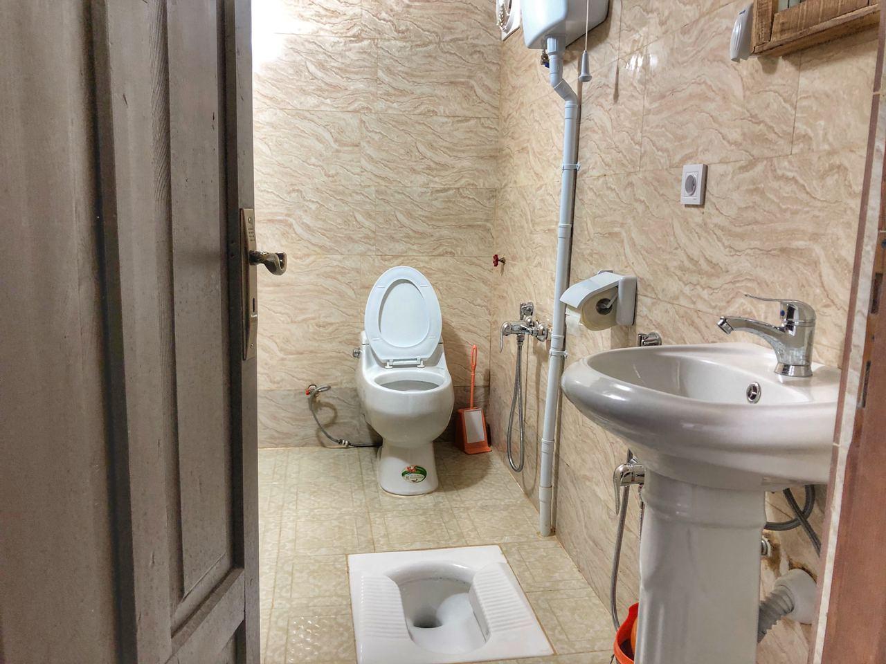 ویلای جنگلی چسبیده به دریاچه سد اقامتگاه وارش