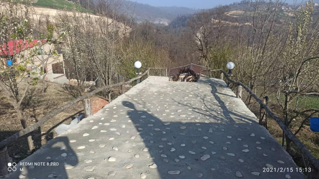 ویلای جنگلی چسبیده به دریاچه سد اقامتگاه وارش