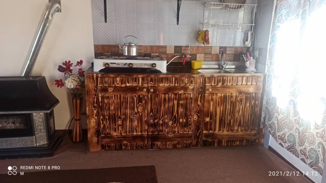 ویلای جنگلی چسبیده به دریاچه سد اقامتگاه وارش