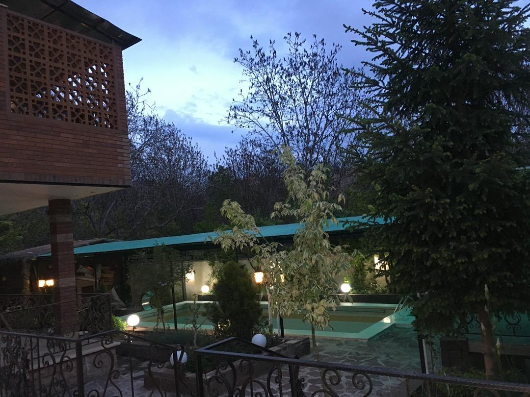 اجاره ویلا جنگلی کردان استخر اب گرم