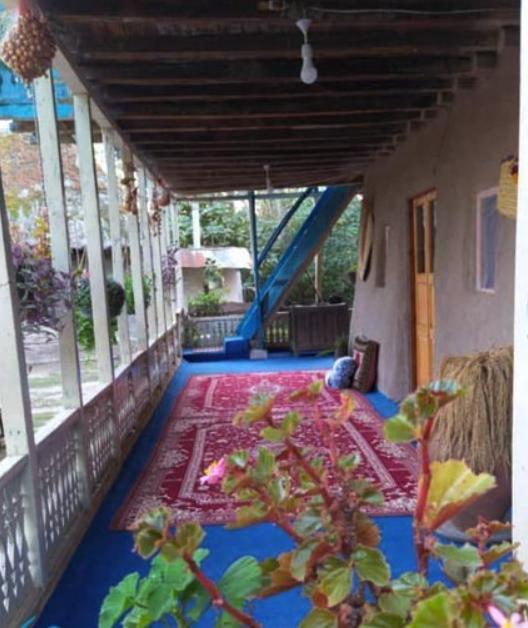 اقامتگاه روستایی هلوچین در خشکبیجار