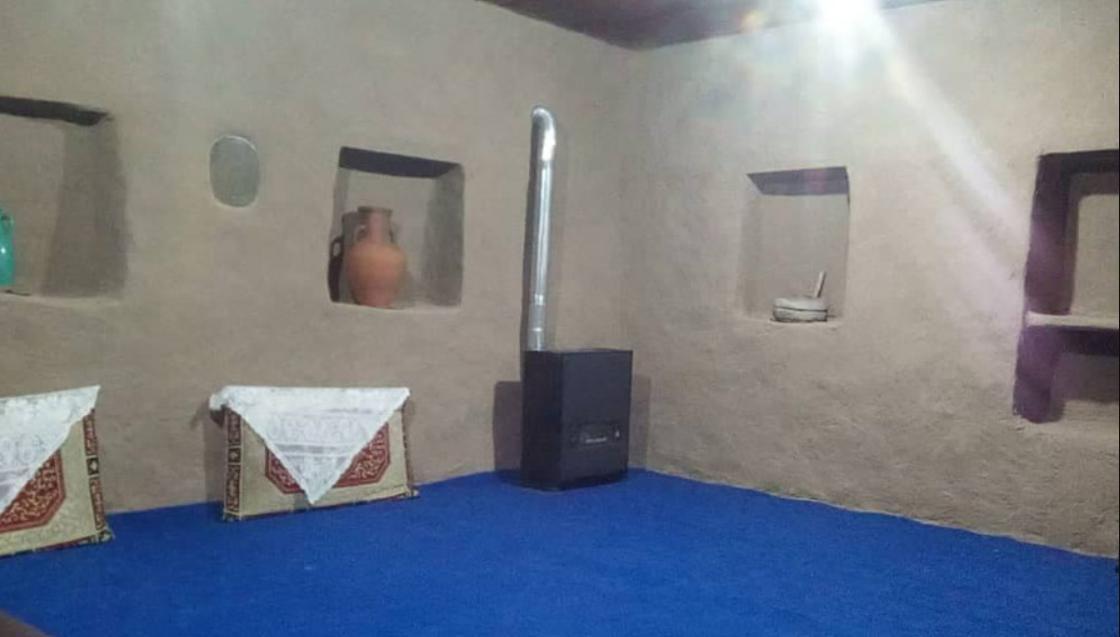 اقامتگاه روستایی هلوچین در خشکبیجار