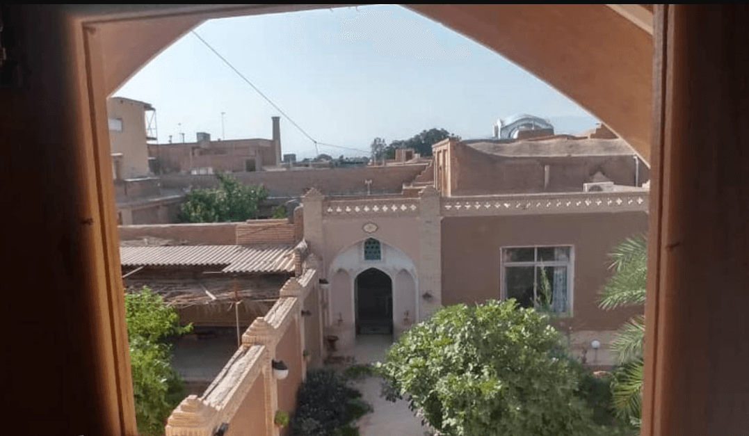 اقامتگاه خانه طلایی در اردستان