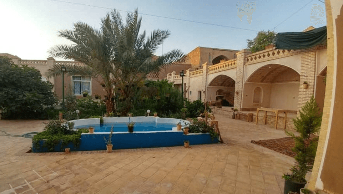 اقامتگاه خانه طلایی در اردستان