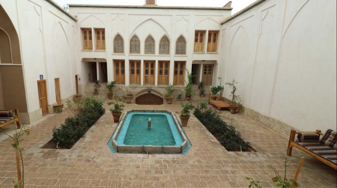اجاره اقامتگاه سرای دیبا در کاشان