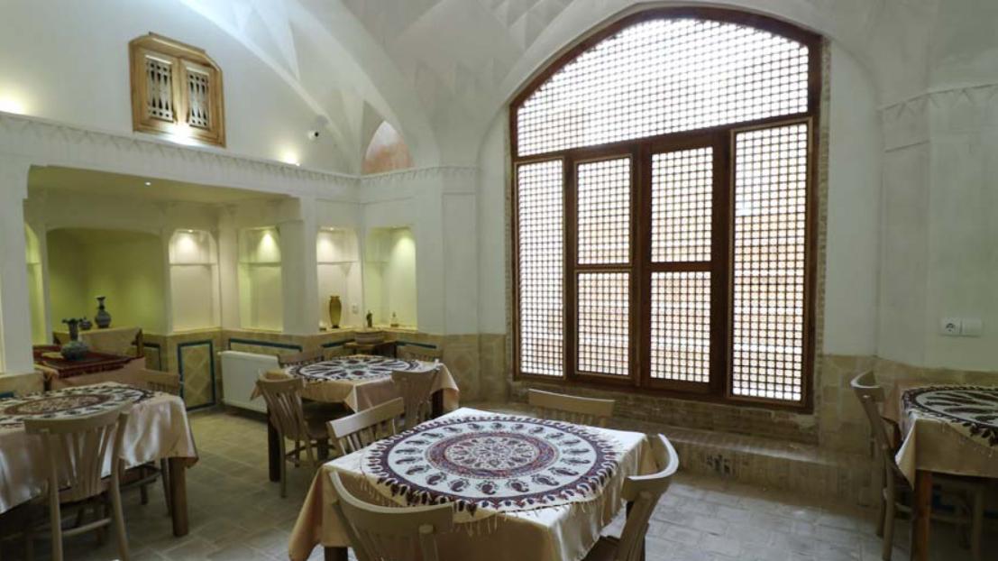اجاره اقامتگاه سرای دیبا در کاشان