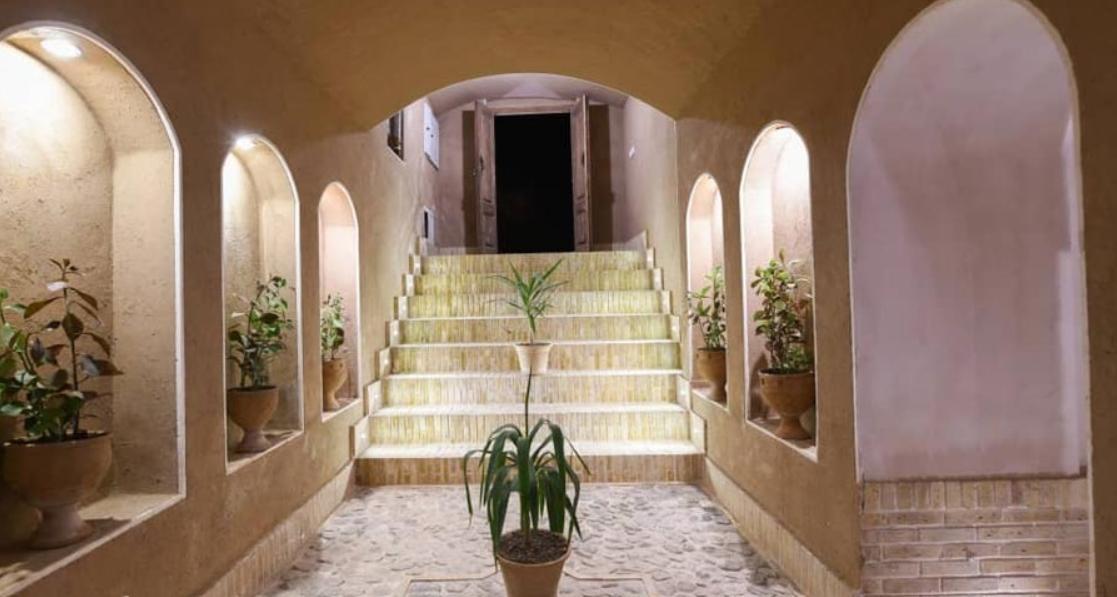 اقامتگاه سرای طاقچشمه در آران و بیدگل