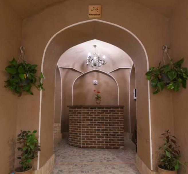 اقامتگاه سرای طاقچشمه در آران و بیدگل