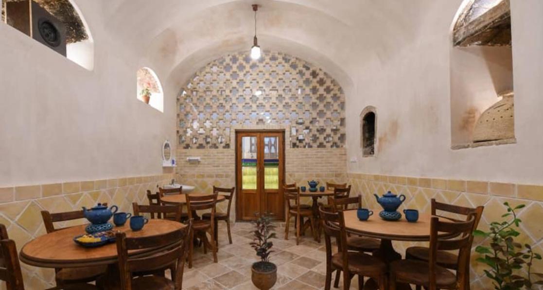 اقامتگاه سرای طاقچشمه در آران و بیدگل