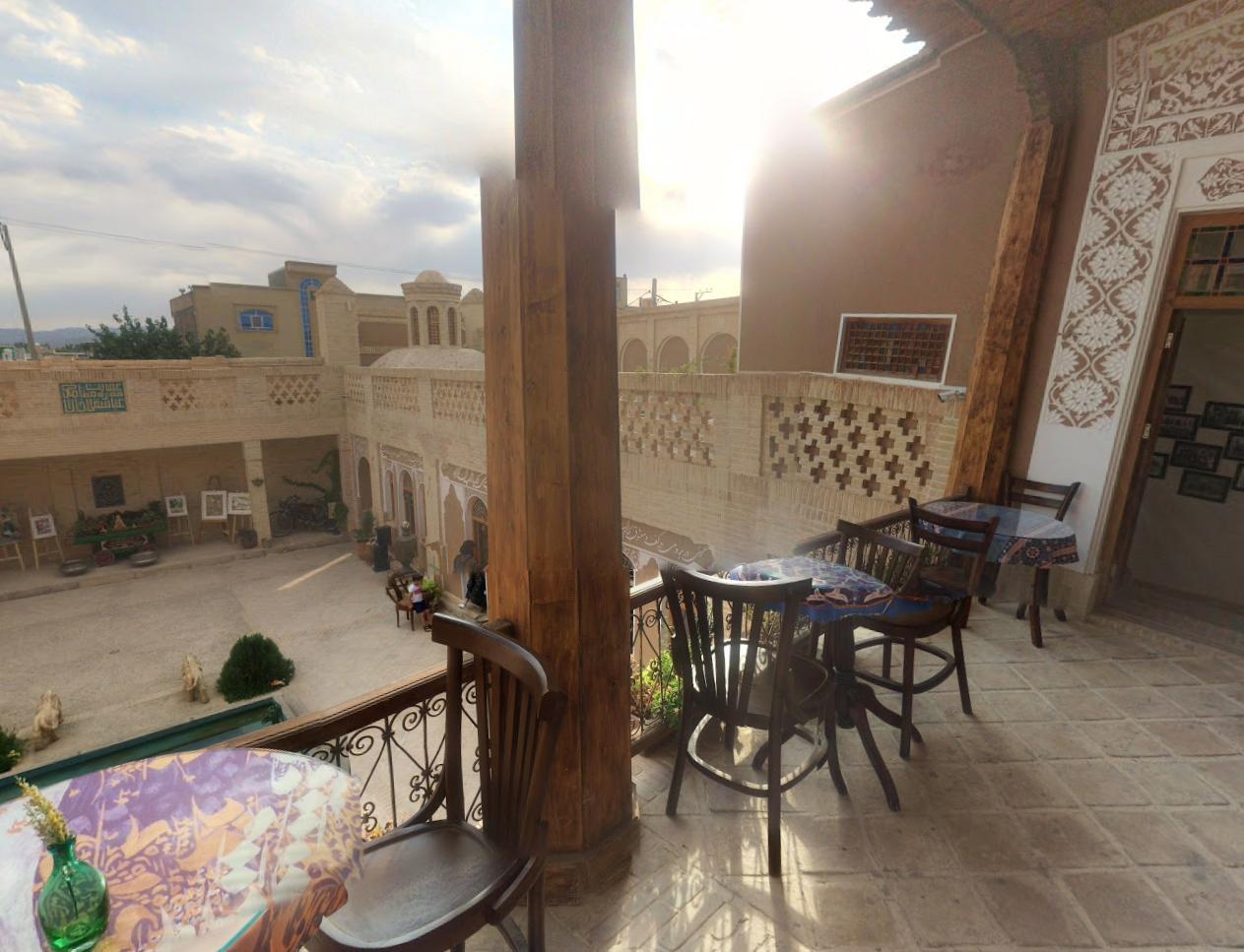 اجاره اقامتگاه عمارت عباس قلی خان در آباده