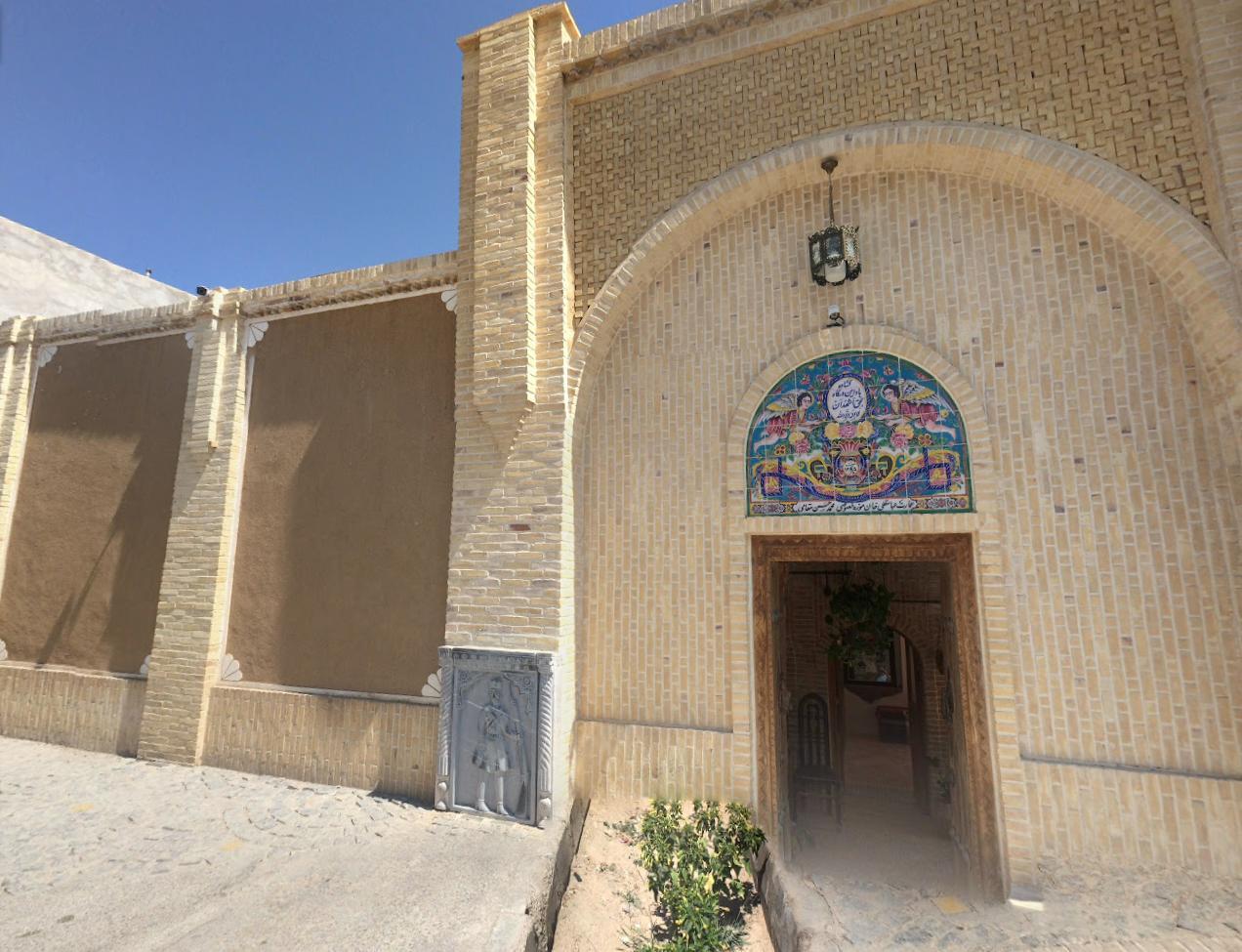 اجاره اقامتگاه عمارت عباس قلی خان در آباده