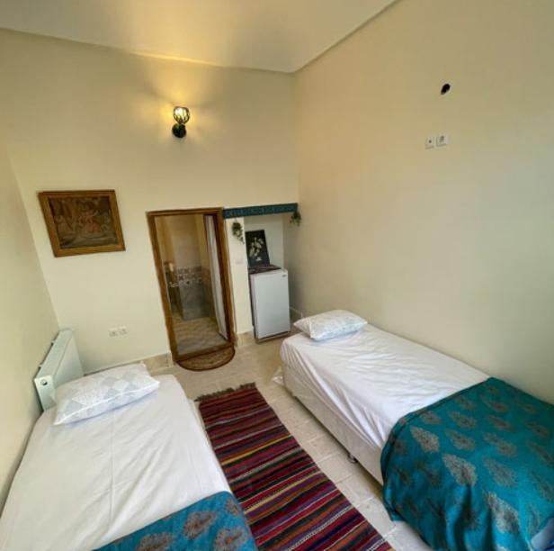 اجاره اقامتگاه سنتی عمارت عندلیبان یزد