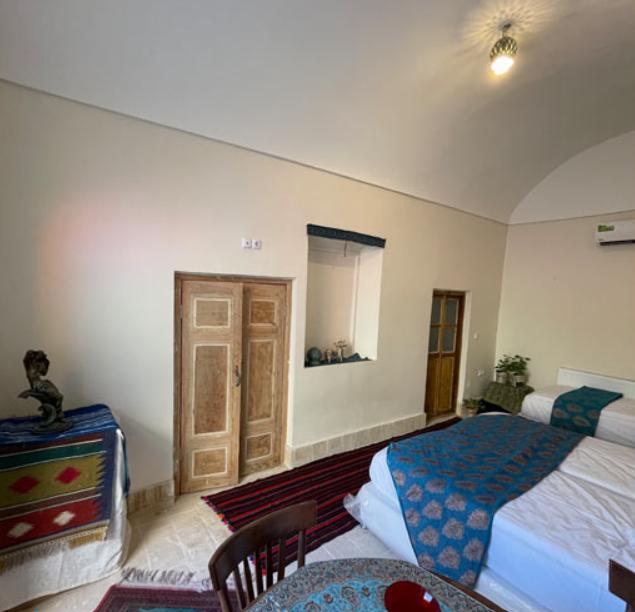 اجاره اقامتگاه سنتی عمارت عندلیبان یزد