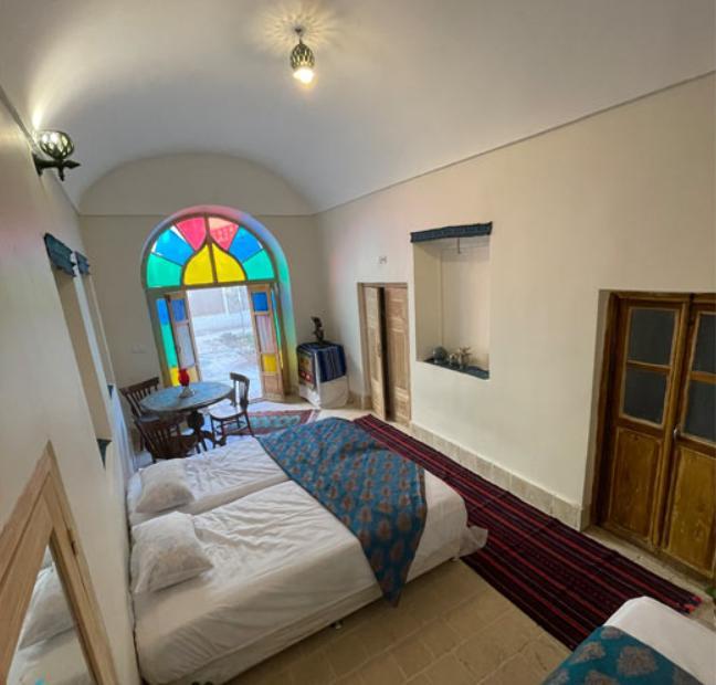 اجاره اقامتگاه سنتی عمارت عندلیبان یزد
