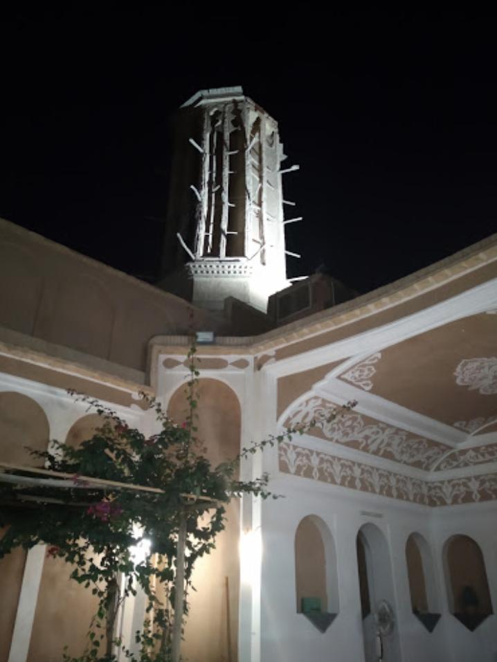 اجاره اقامتگاه سنتی سرزمین آفتاب در یزد