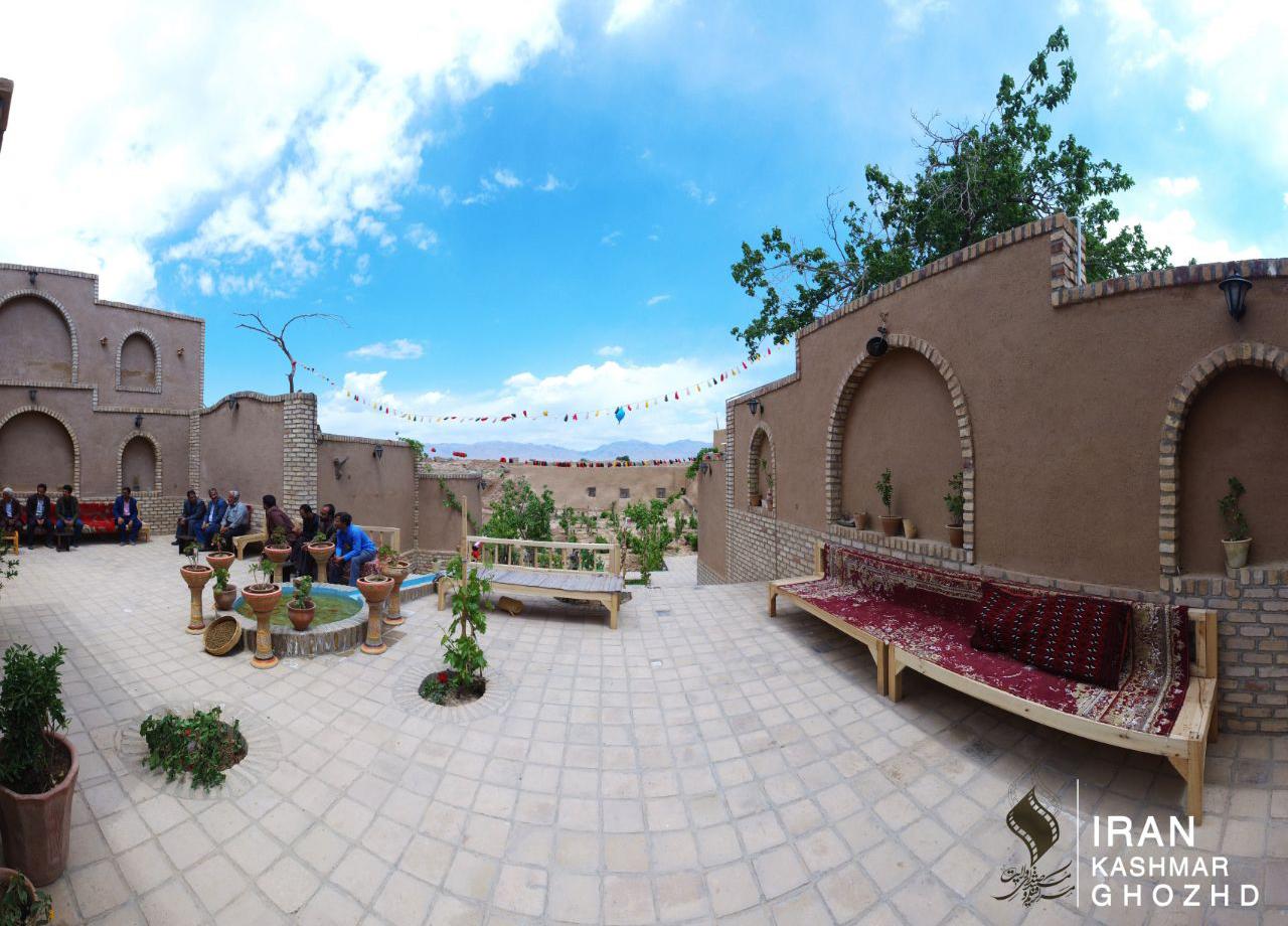 اقامتگاه بوم گردی رمضان بیگ کاشمر