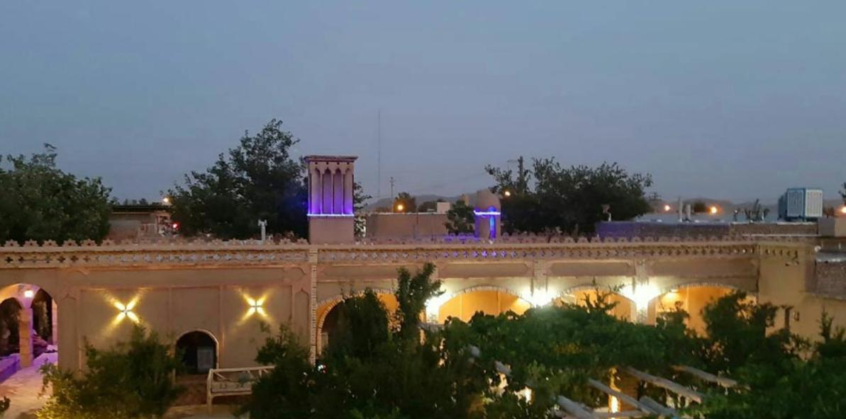 اقامتگاه بوم گردی عمارت انارستون در فردوس