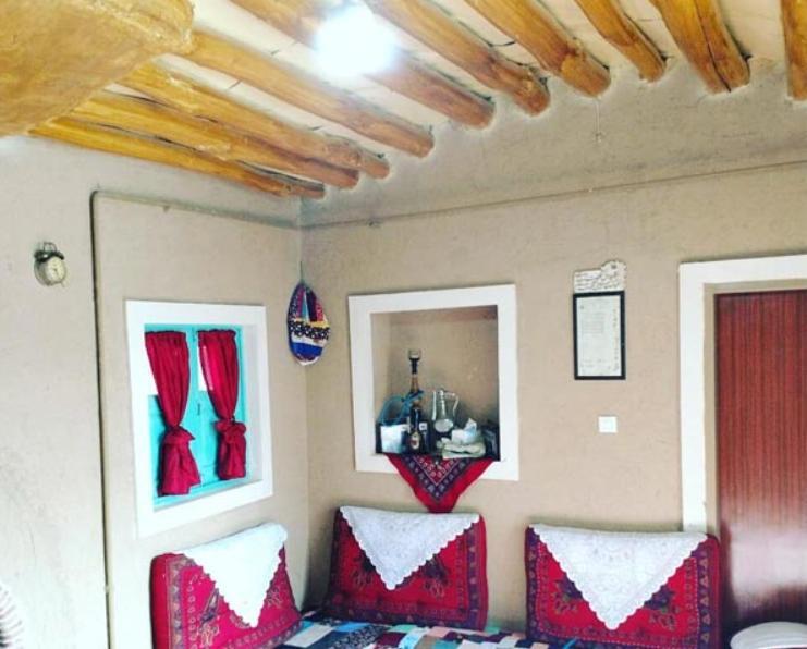 اقامتگاه بوم گردی سرای گلاب لاله زار بردسیر