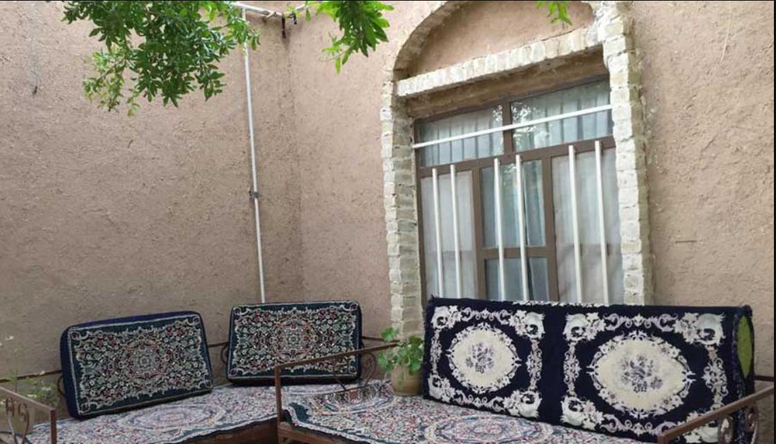 اقامتگاه بوم گردی دربست ماه بوم در ماهان