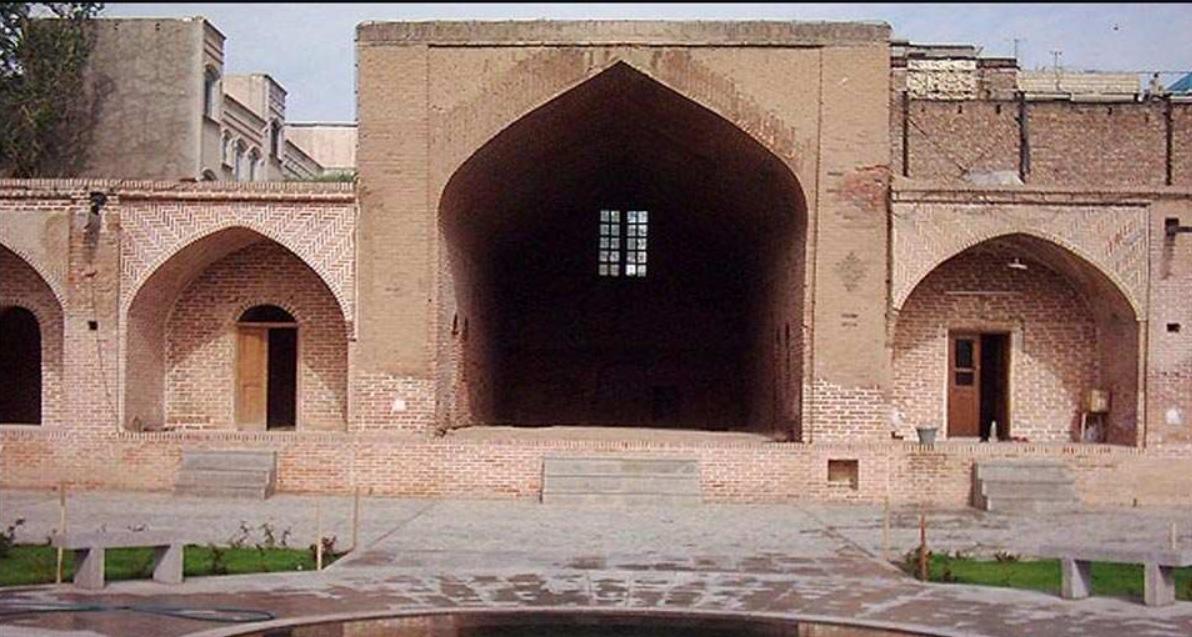 اقامتگاه کاروانسرای شاه عباسی در گرمسار