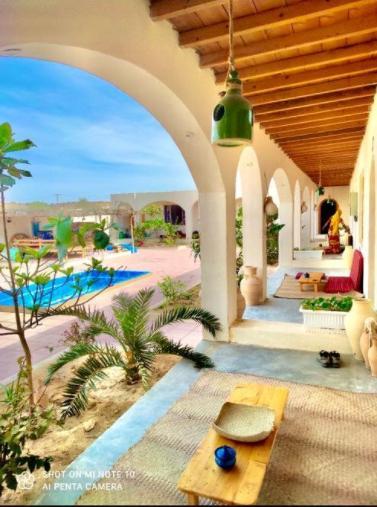 اقامتگاه بوم گردی گاروم زنگی در جزیره هنگام