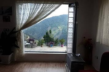 ویلای تراس دار با ویو جنگل و ابر ومه