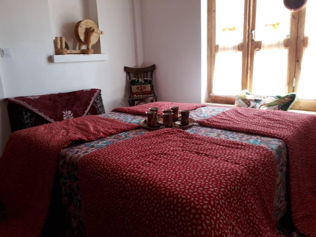 رزرو بوم گردی در ارتفاعات عینالی تبریز