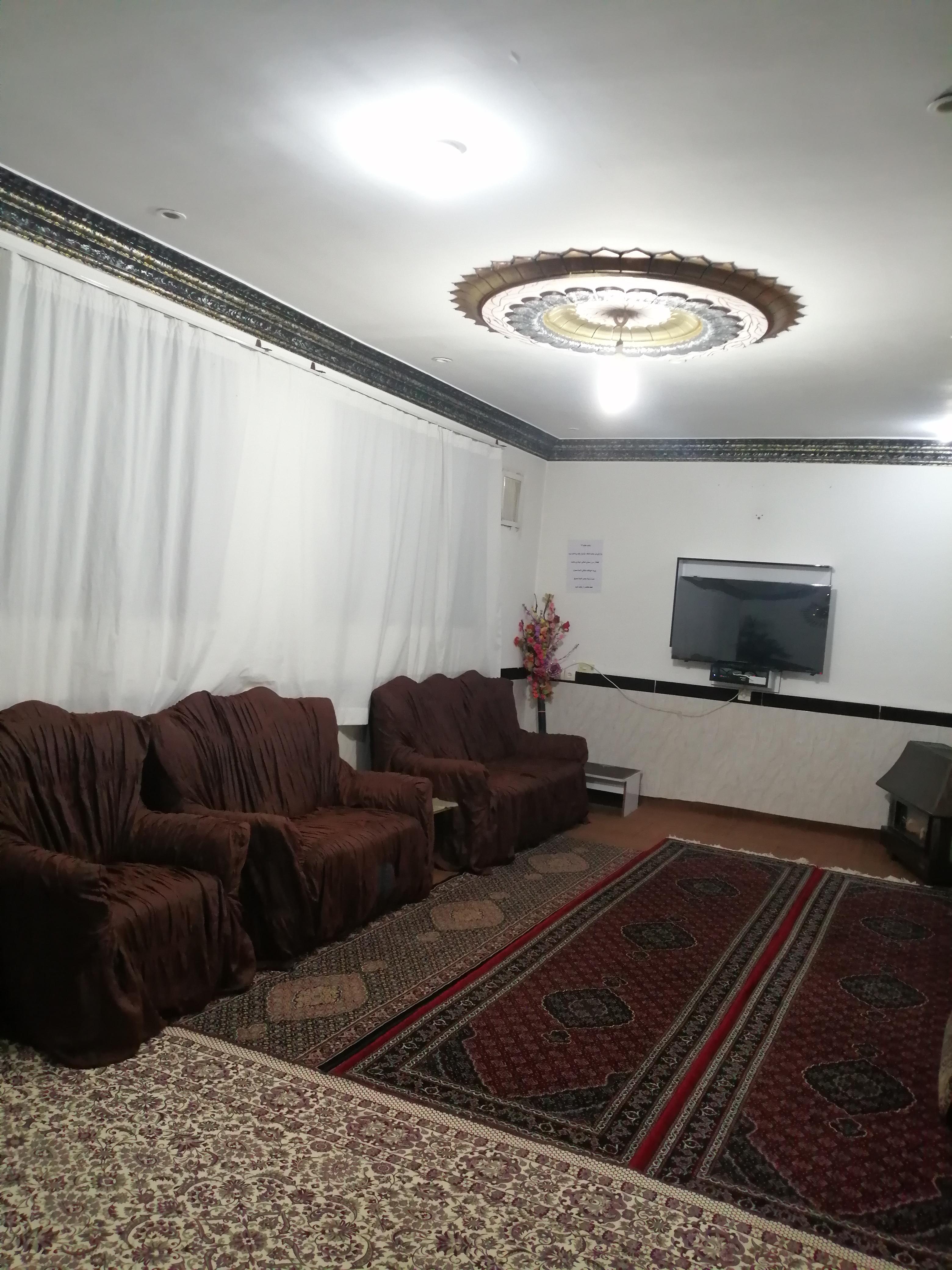 اجاره سوئیت آرامش درجنب میدان دریاچه زریوار