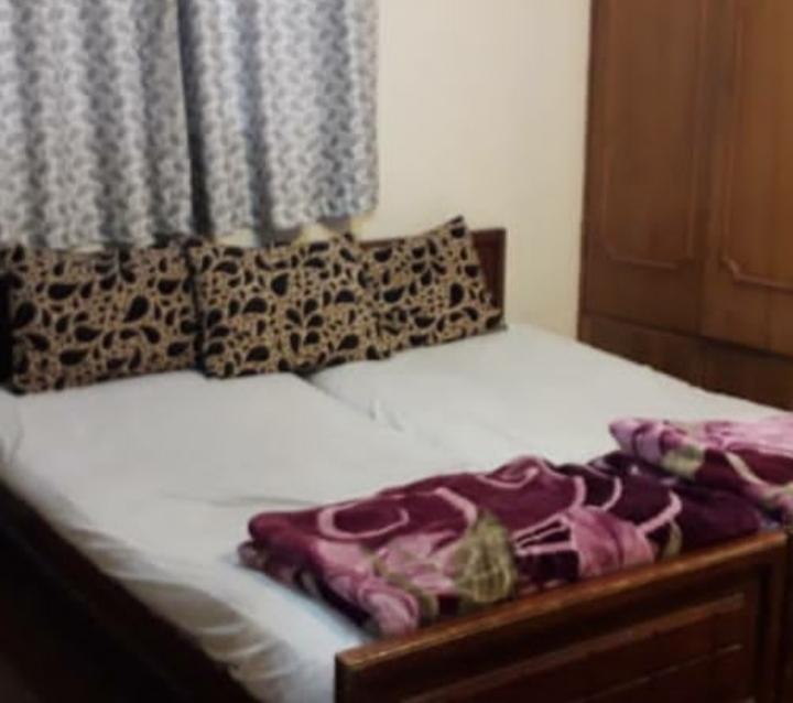 اجاره ویلا در باغ بهادران لب رودخانه