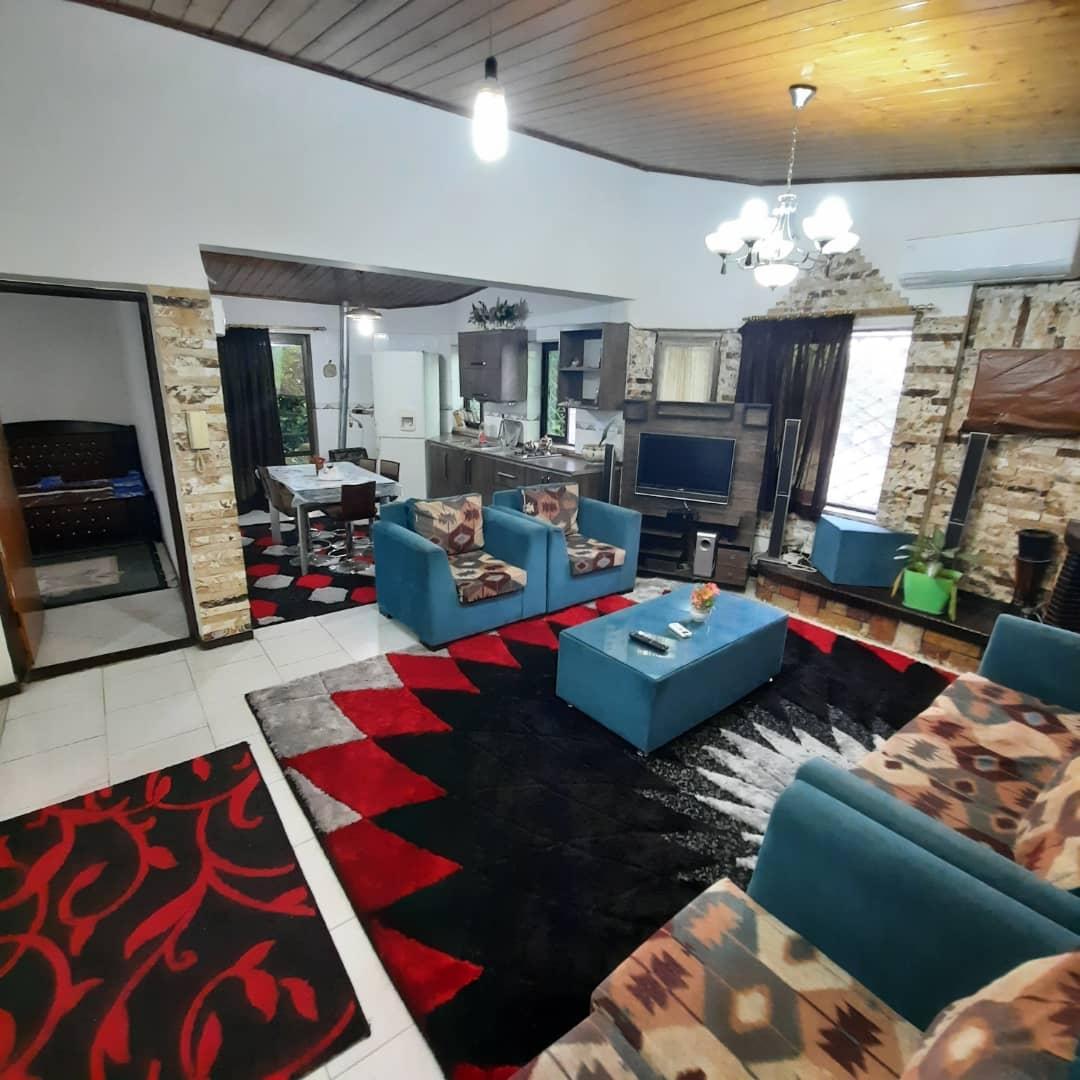 ویلا ساحلی استخردار با تراس رو به دریا و جنگل