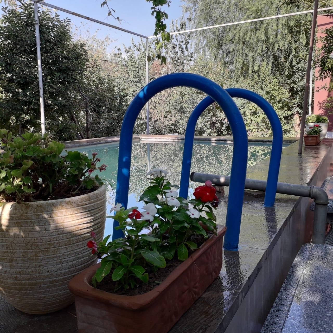 اجاره باغ ویلا بااستخر روباز در خمینی شهر