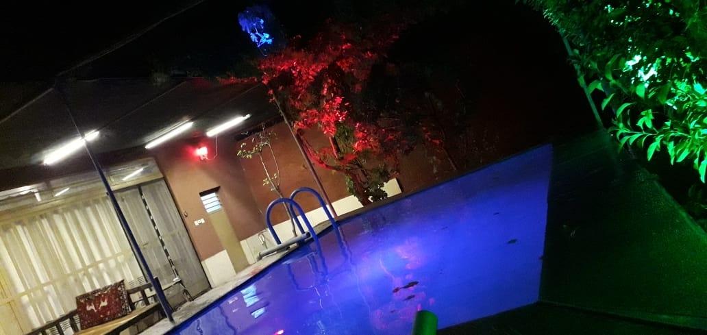 اجاره باغ ویلا بااستخر روباز در خمینی شهر