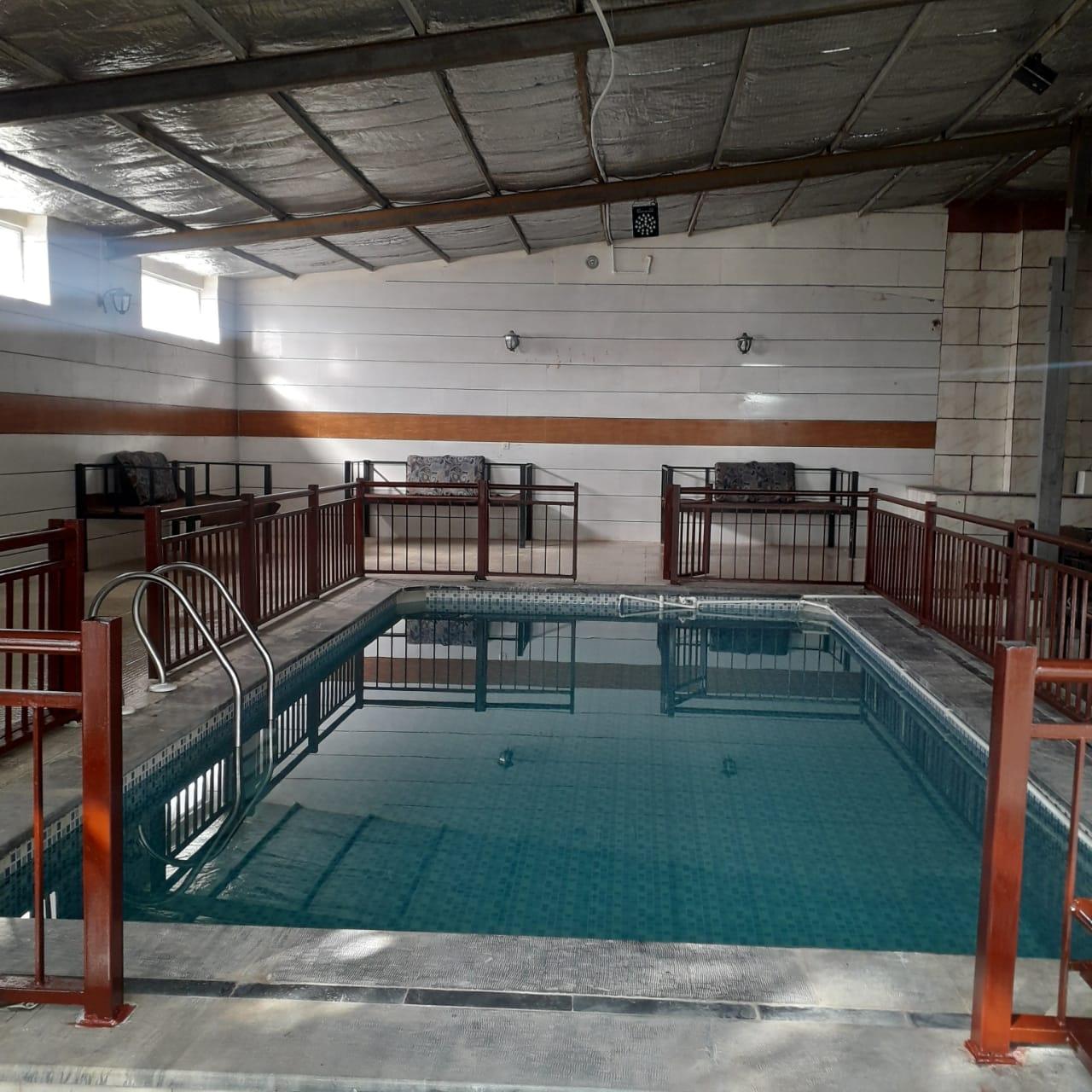 اجاره ویلا باغ با استخر سرپوشیده در خمینی شهر