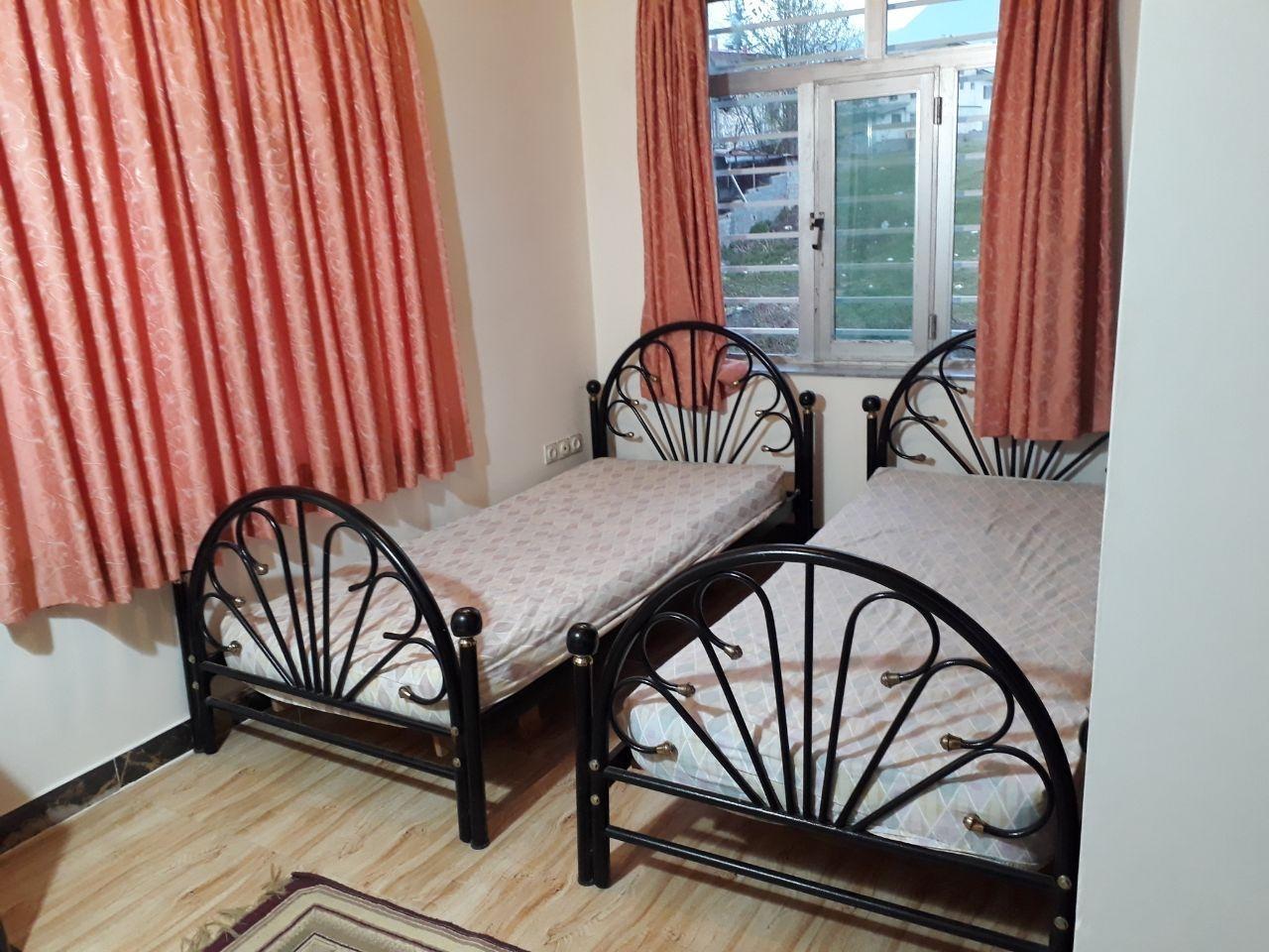 ویلا کنار رودخانه چشم انداز کوه و جنگل