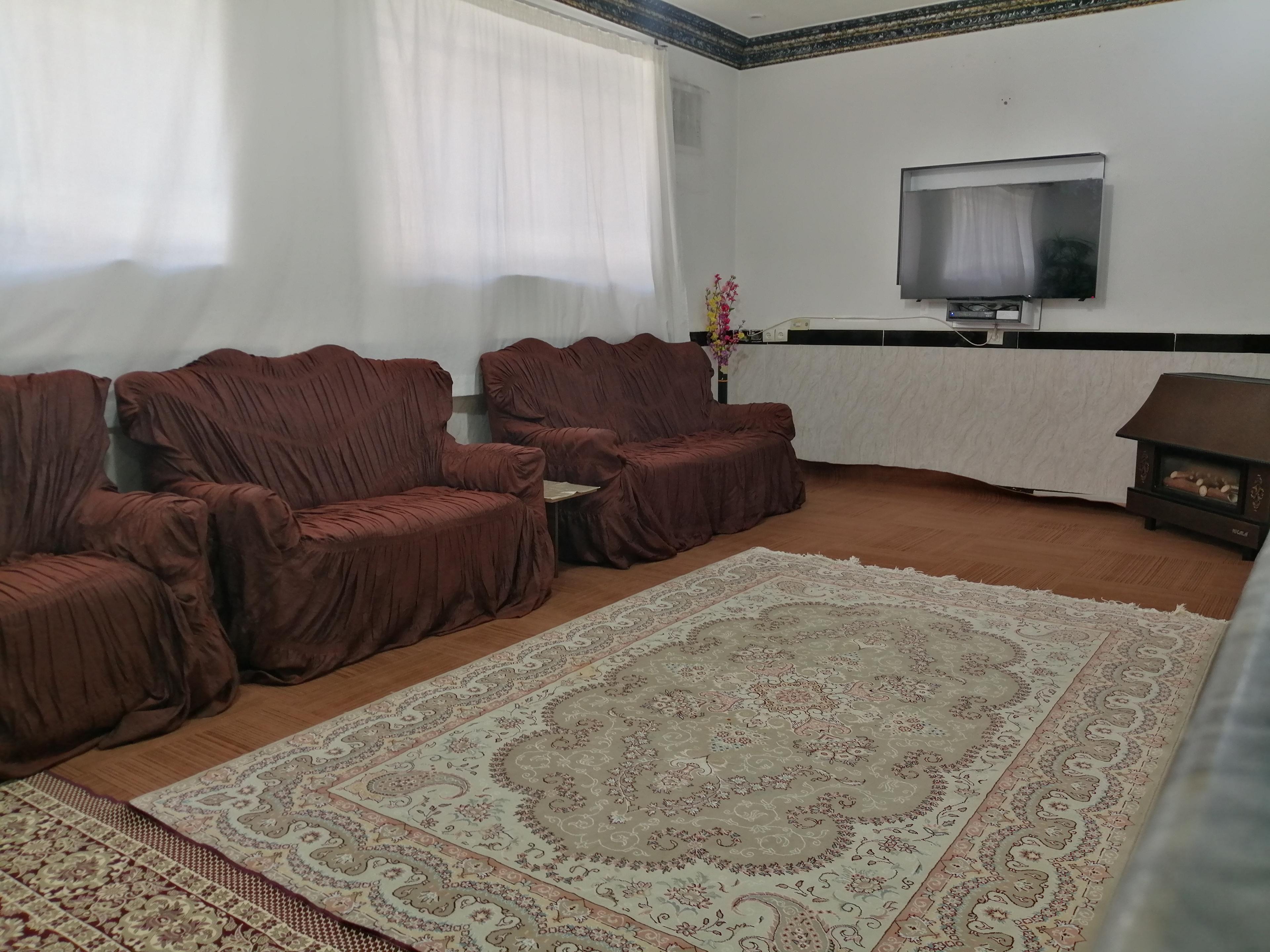 اجاره سوئیت آرامش درجنب میدان دریاچه زریوار