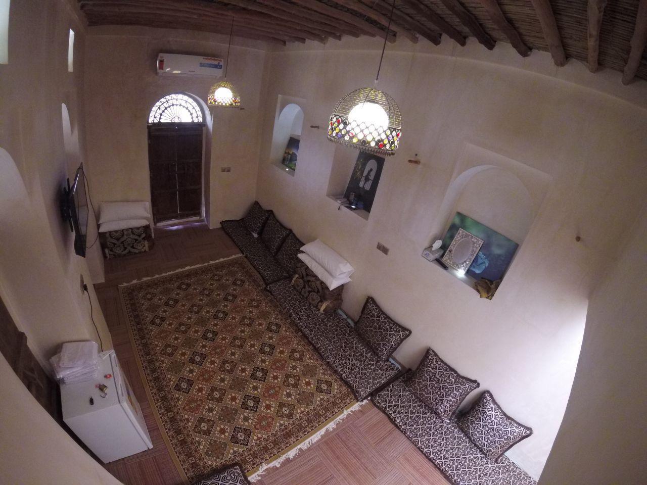 اجاره روزانه اقامتگاه قشم اتاق بادگیر vip