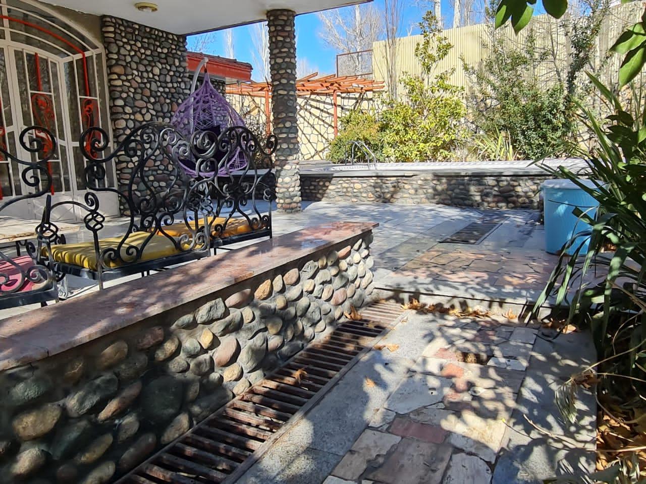 ویلادوبلکس استخر روباز باغ بهادران