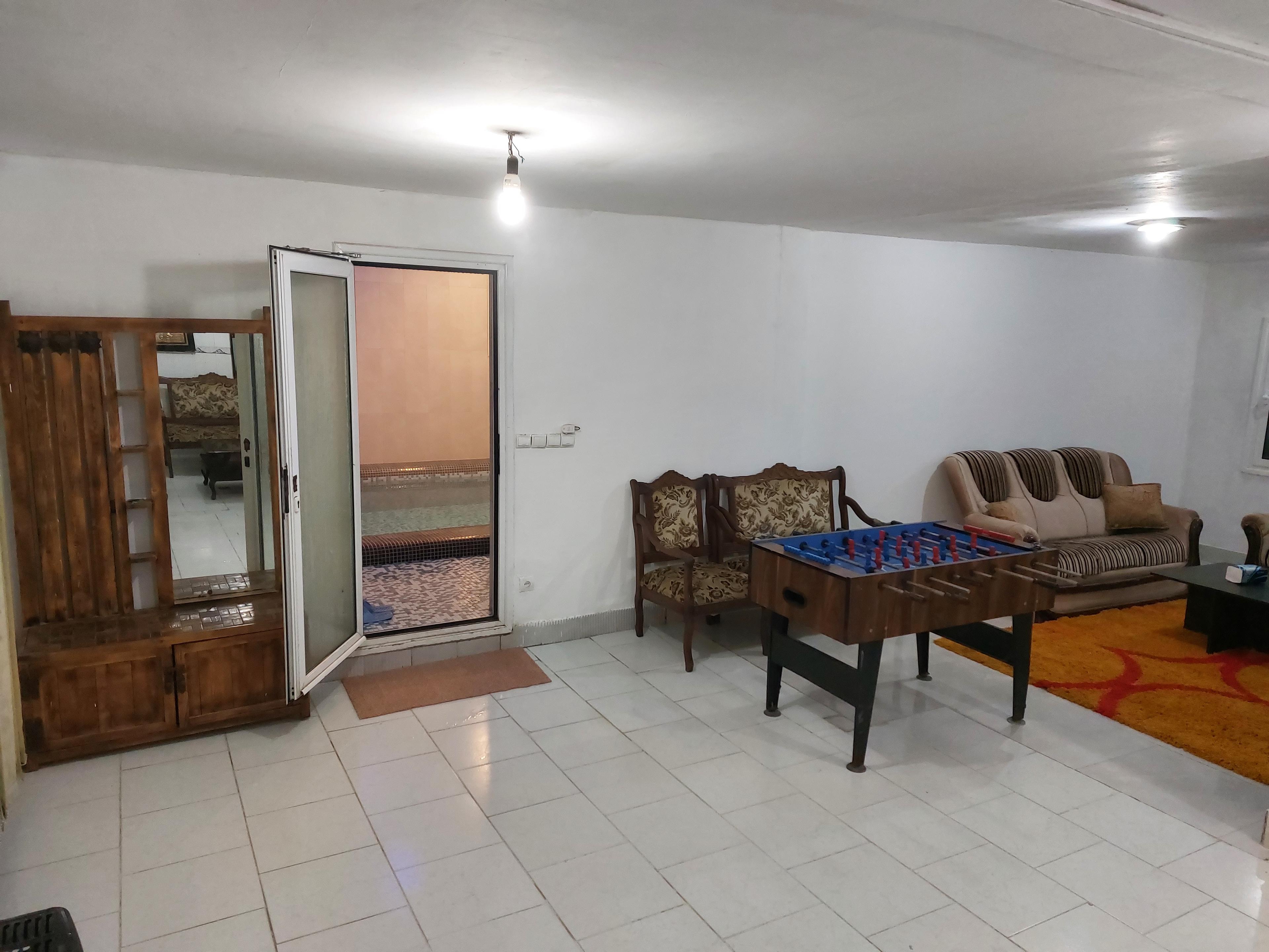 ویلا ساحلی استخردار با تراس رو به دریا و جنگل