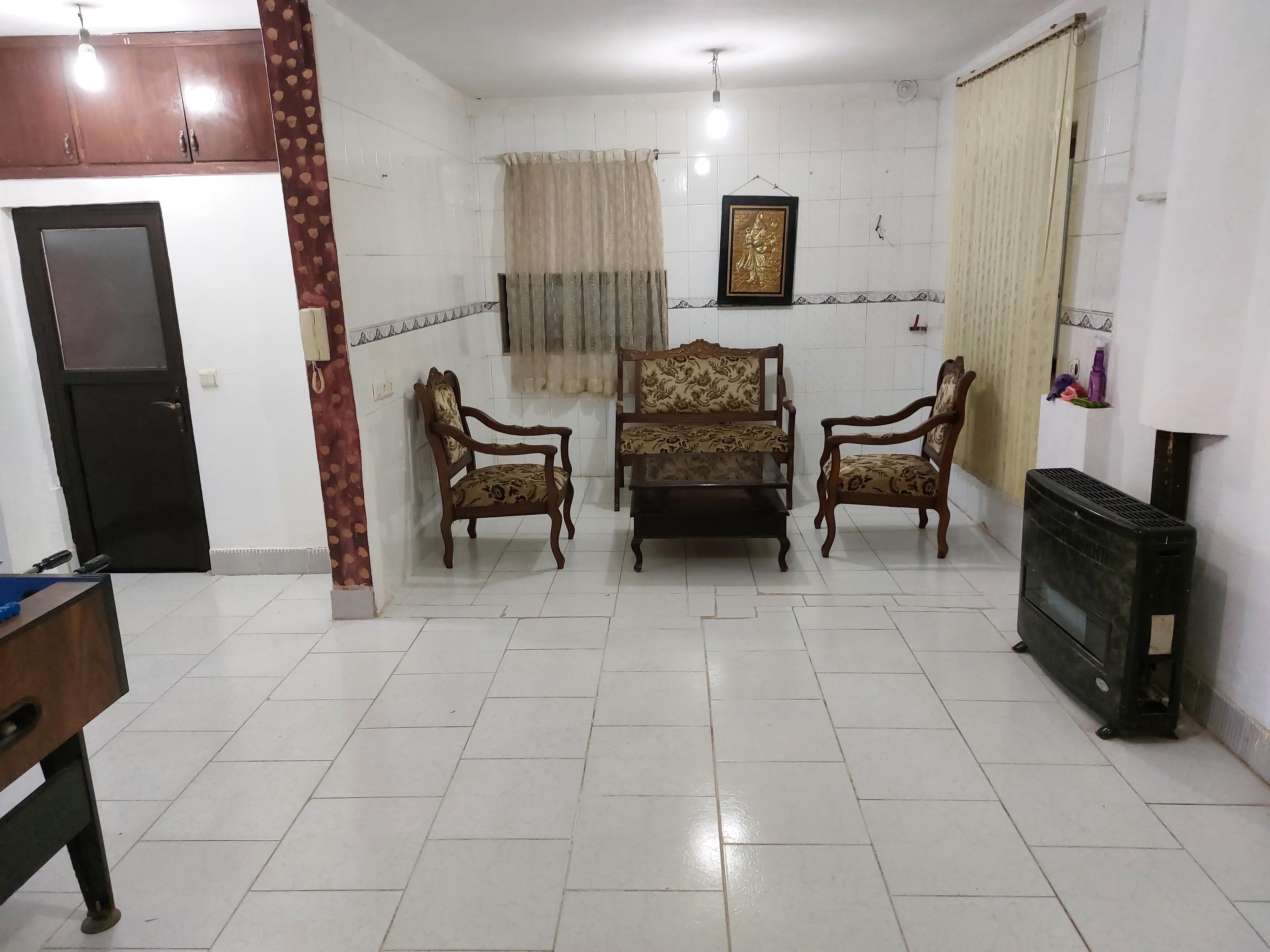 ویلا ساحلی استخردار با تراس رو به دریا و جنگل