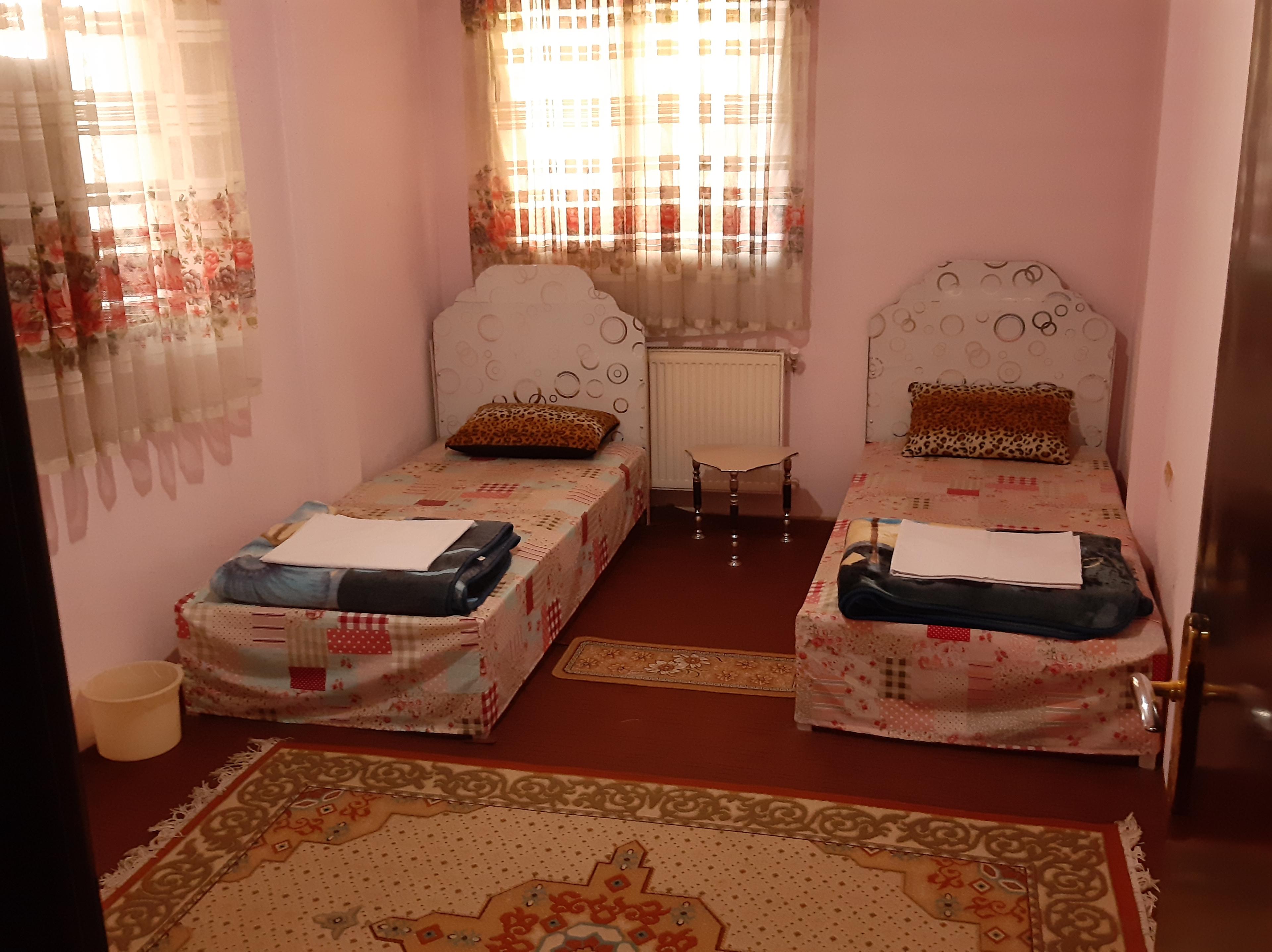 سوئیت دو خوابه تمیز در ملایر همدان