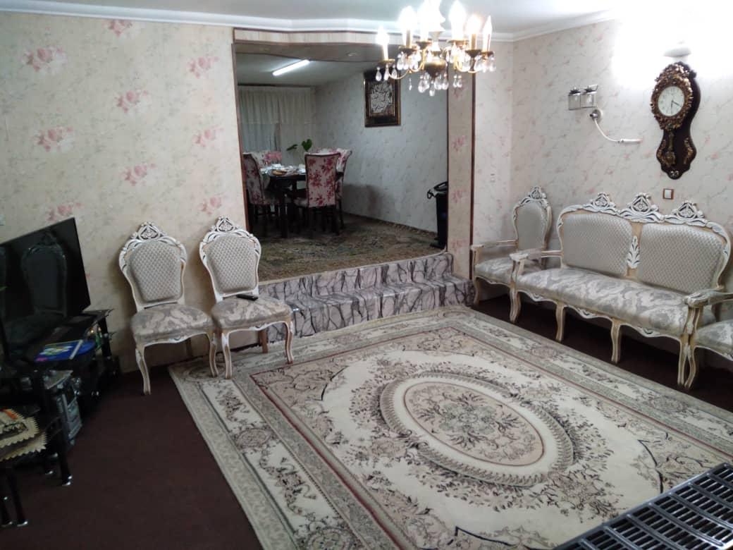 خانه مادربزرگه با کلبه درختی در ساحل لیسار تالش