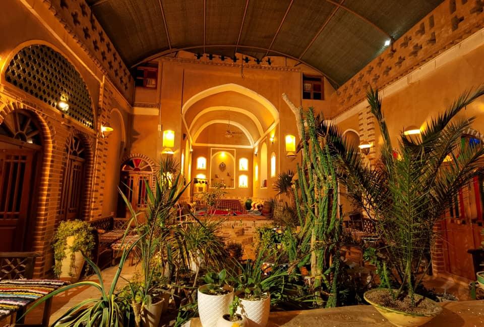 رزرو روزانه اقامتگاه در خور و بیابانک