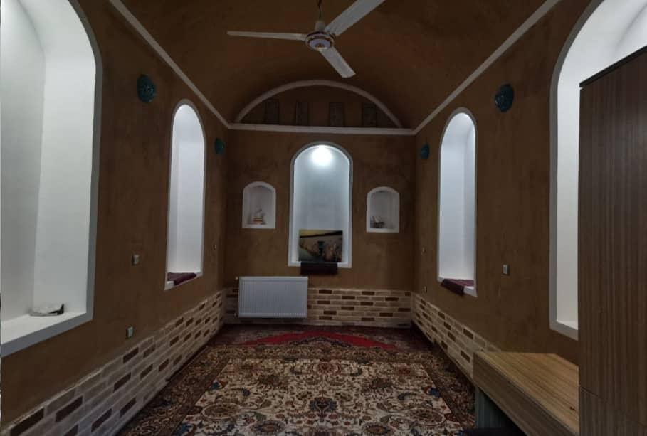 رزرو روزانه اتاق در خور و بیابانک