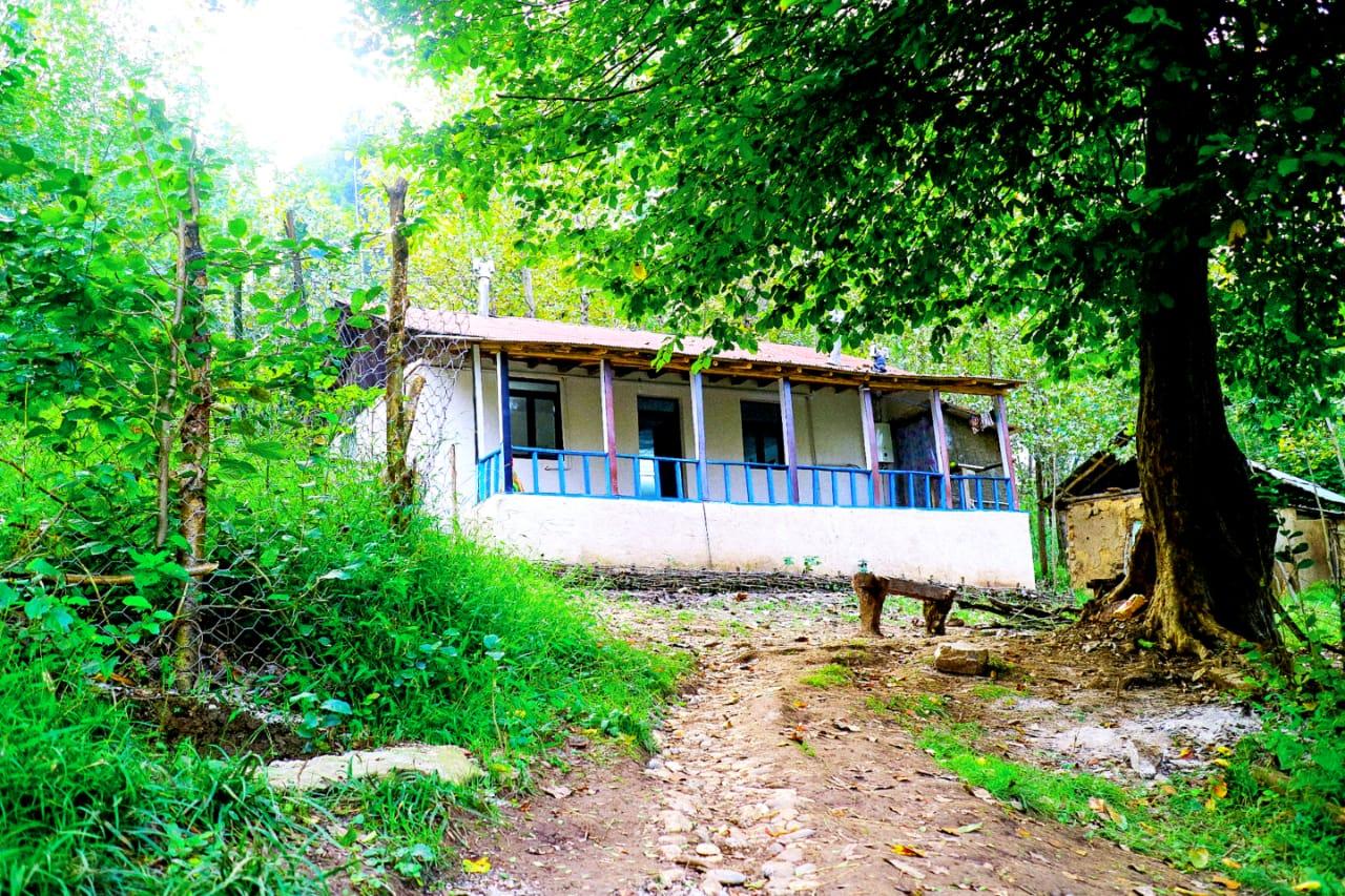 منزل بومگردی سنتی فانوس در رودبار